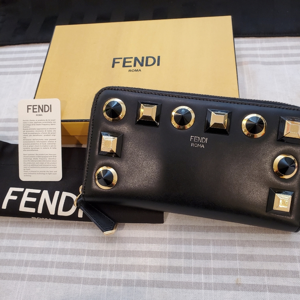 💕TRADED💕w/Stacy! FENDI ROMA Wallet & Tracksuit